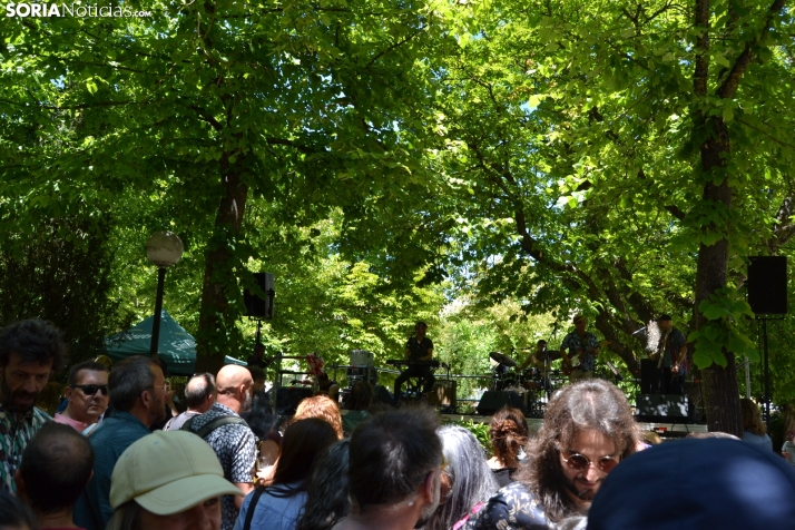 Fotos: El verm&uacute; del Enclave del Agua pone patas arriba La Dehesa