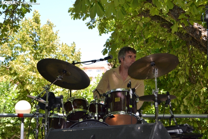 Fotos: El verm&uacute; del Enclave del Agua pone patas arriba La Dehesa