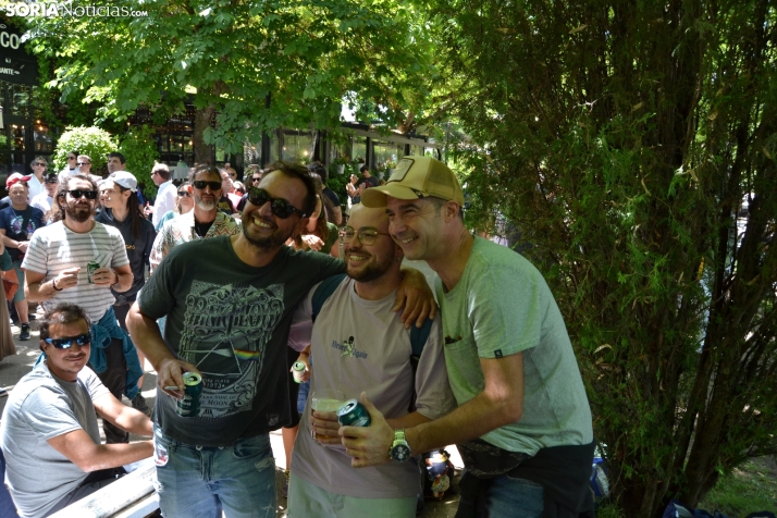 Fotos: El verm&uacute; del Enclave del Agua pone patas arriba La Dehesa