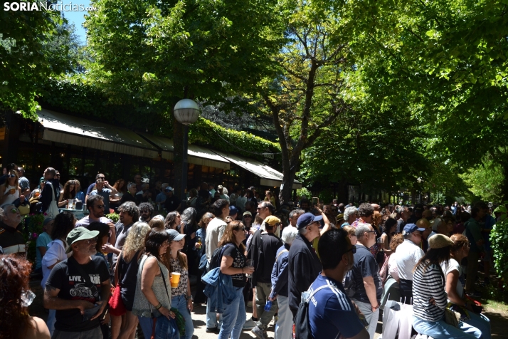 Fotos: El verm&uacute; del Enclave del Agua pone patas arriba La Dehesa