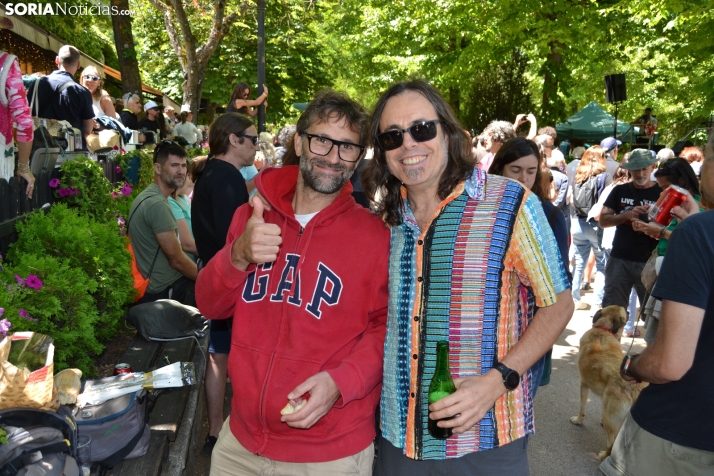 Fotos: El verm&uacute; del Enclave del Agua pone patas arriba La Dehesa