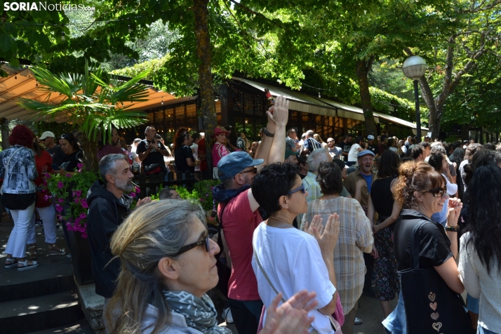 Fotos: El verm&uacute; del Enclave del Agua pone patas arriba La Dehesa
