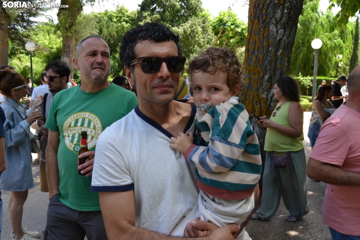 Fotos: El verm&uacute; del Enclave del Agua pone patas arriba La Dehesa