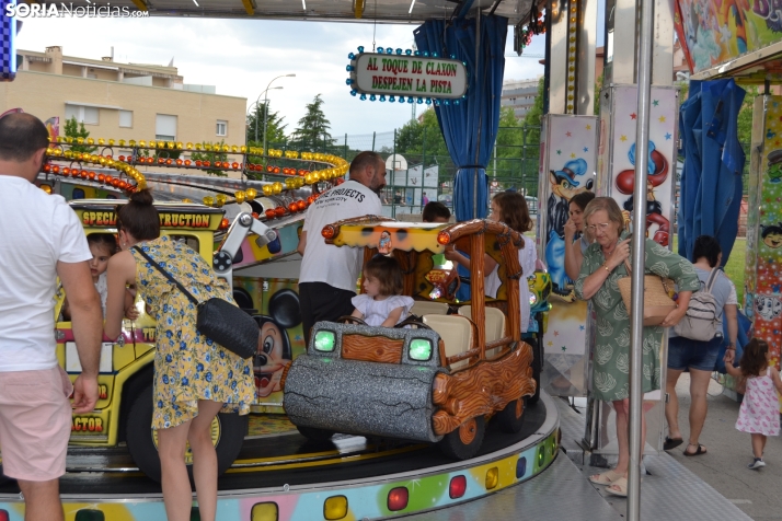 Fotos: Los ni&ntilde;os mantienen el esp&iacute;ritu sanjuanero en las ferias durante su D&iacute;a