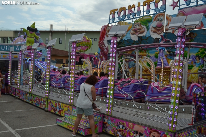 Fotos: Los ni&ntilde;os mantienen el esp&iacute;ritu sanjuanero en las ferias durante su D&iacute;a