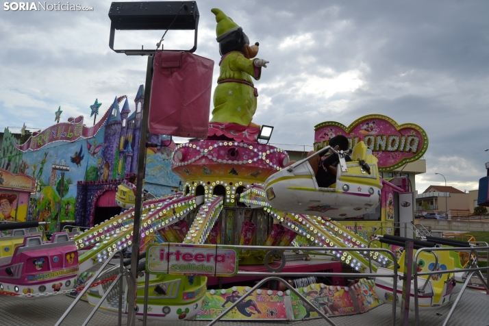 Fotos: Los ni&ntilde;os mantienen el esp&iacute;ritu sanjuanero en las ferias durante su D&iacute;a