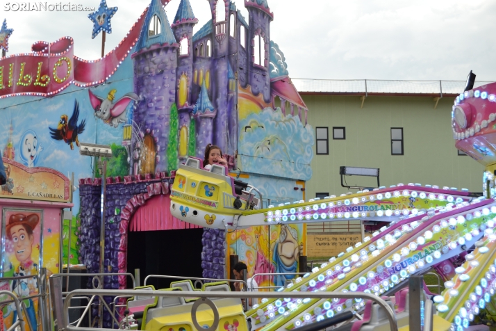 Fotos: Los ni&ntilde;os mantienen el esp&iacute;ritu sanjuanero en las ferias durante su D&iacute;a