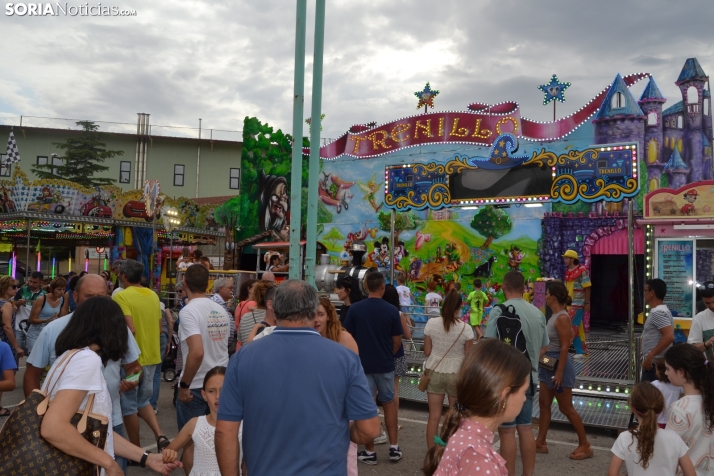 Fotos: Los ni&ntilde;os mantienen el esp&iacute;ritu sanjuanero en las ferias durante su D&iacute;a