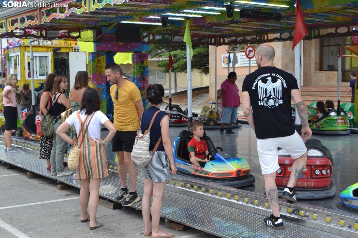 Fotos: Los ni&ntilde;os mantienen el esp&iacute;ritu sanjuanero en las ferias durante su D&iacute;a