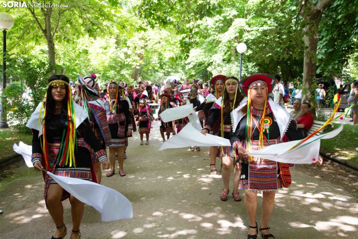 El ritmo y el color de Santiago de Bombori