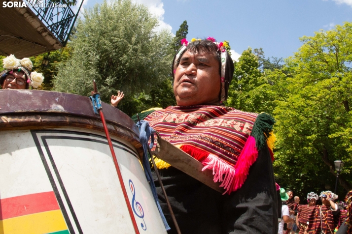 El ritmo y el color de Santiago de Bombori