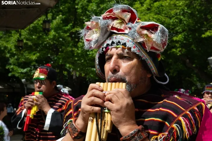 El ritmo y el color de Santiago de Bombori