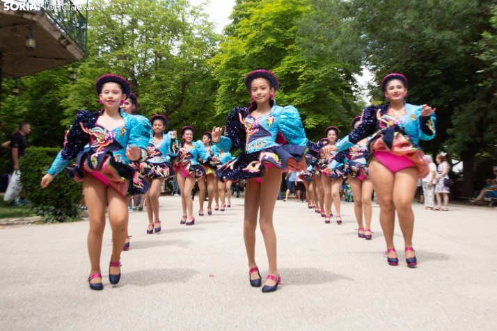 El ritmo y el color de Santiago de Bombori