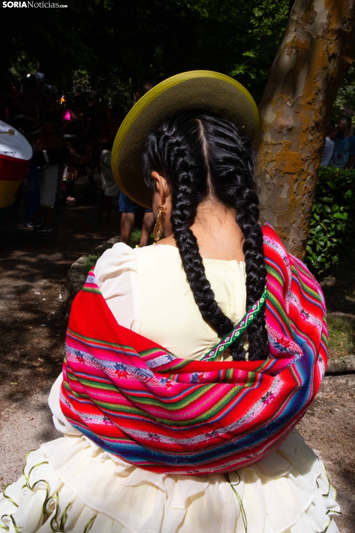 El ritmo y el color de Santiago de Bombori