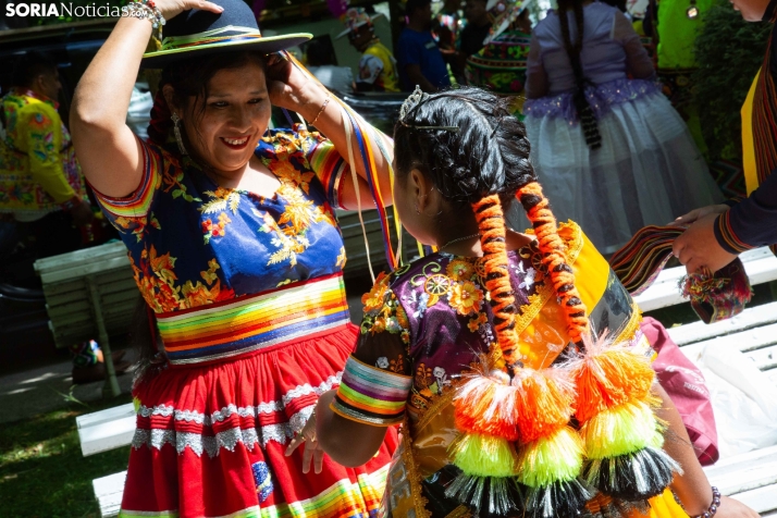 El ritmo y el color de Santiago de Bombori