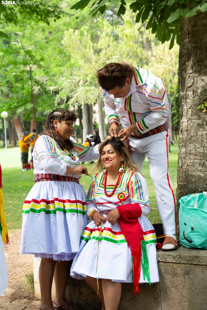 El ritmo y el color de Santiago de Bombori