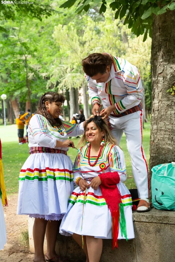 El ritmo y el color de Santiago de Bombori