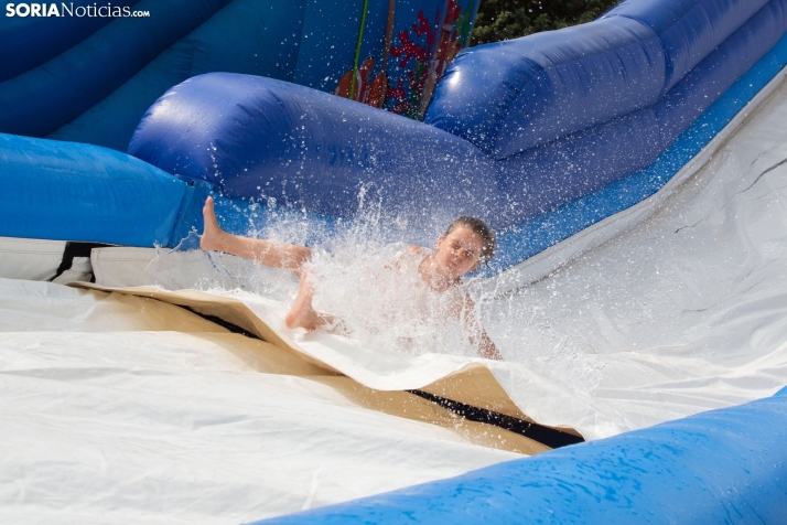 Fiesta de la espuma en Camaretas