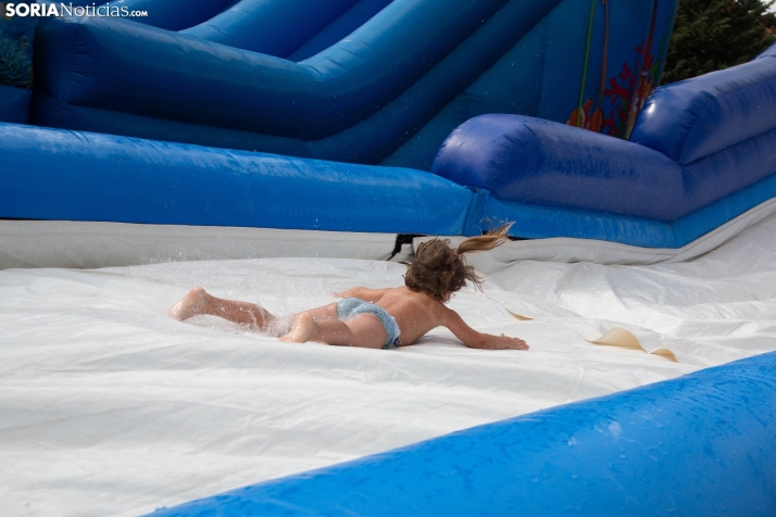 Fiesta de la espuma en Camaretas