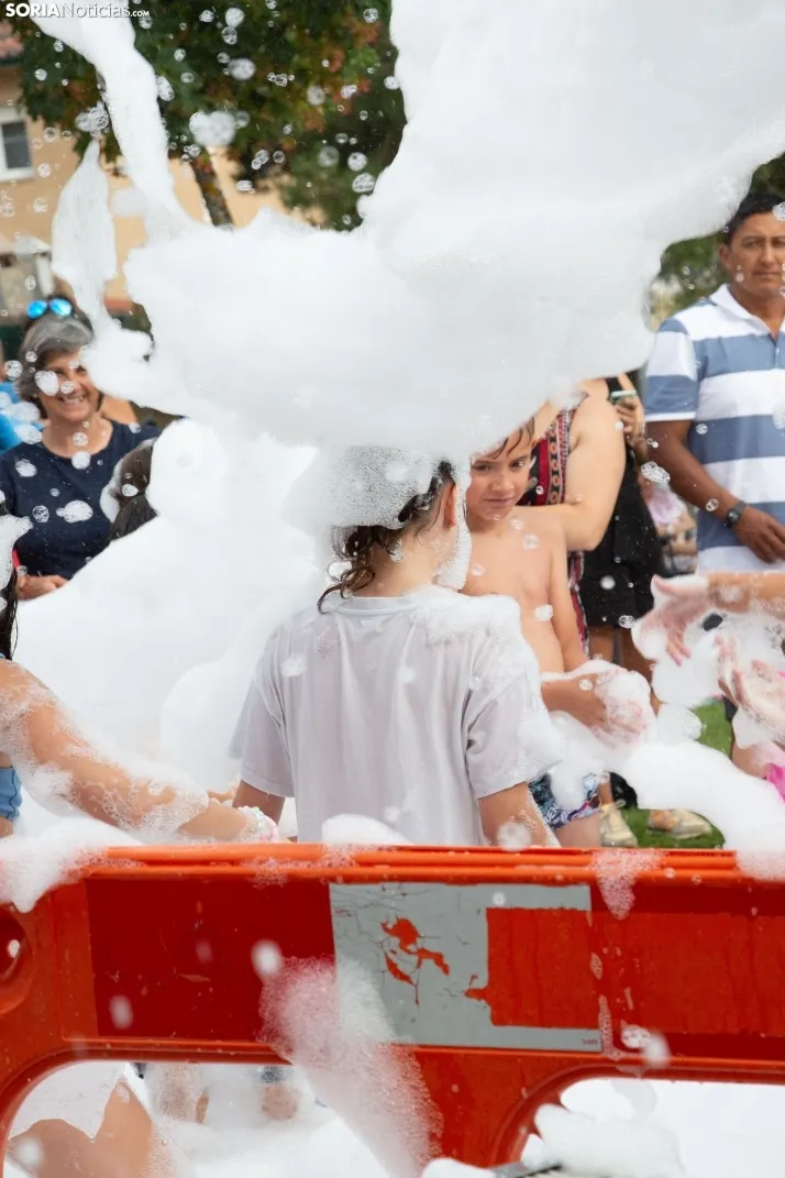 Fiesta de la espuma en Camaretas