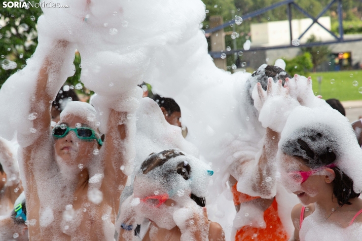 Fiesta de la espuma en Camaretas