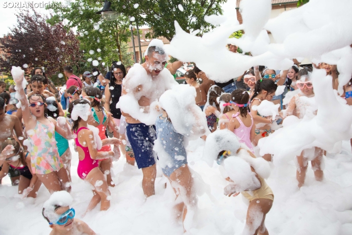 Fiesta de la espuma en Camaretas
