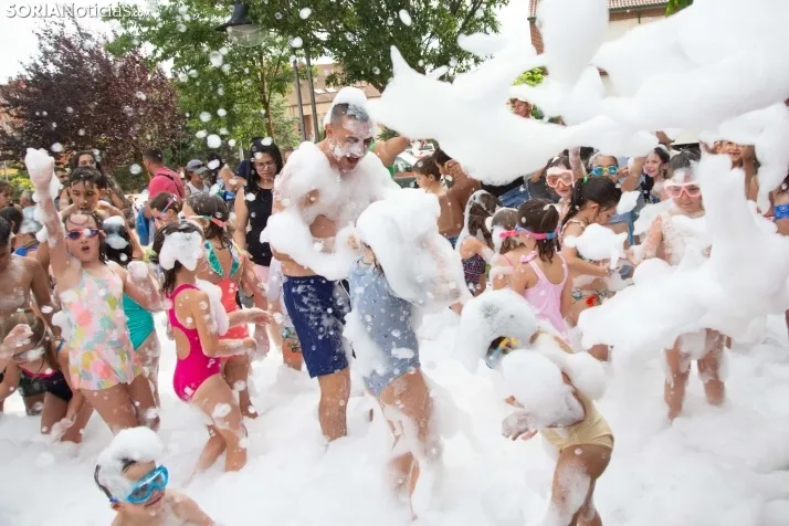 Fiesta de la espuma en Camaretas