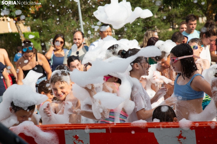 Fiesta de la espuma en Camaretas