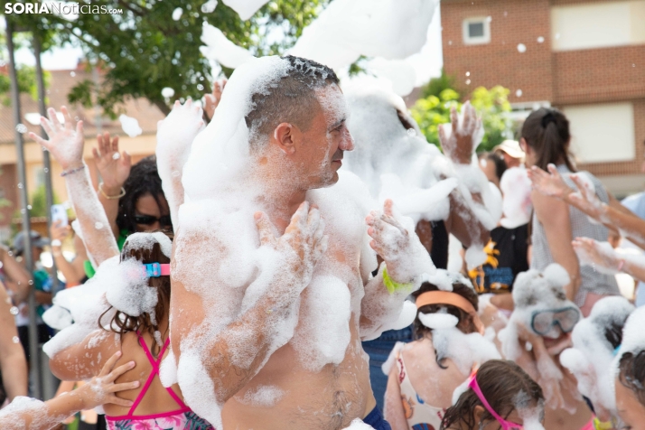 Fiesta de la espuma en Camaretas