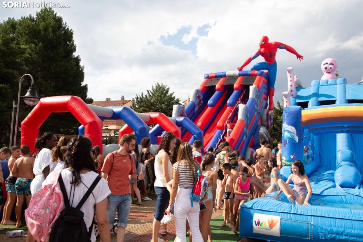 Fiesta de la espuma en Camaretas