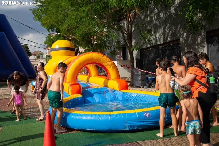 Fiesta de la espuma en Camaretas
