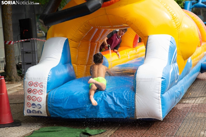 Fiesta de la espuma en Camaretas