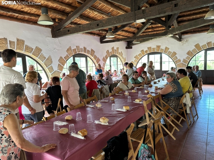 La Barriada pone el broche de oro a sus fiestas con una jornada de hermandad y tradici&oacute;n