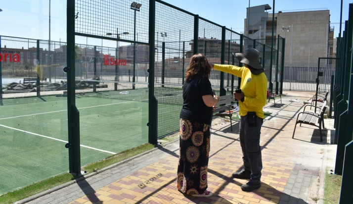 El pádel de Los Royales se renueva: 15.000 euros para cambiar césped y redes