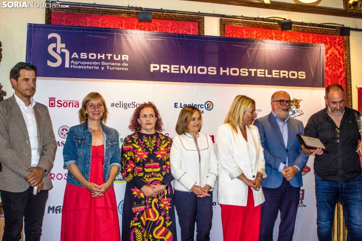 GALER&Iacute;A | Emoci&oacute;n, reconocimiento y homenajes en los premios de la Hosteler&iacute;a