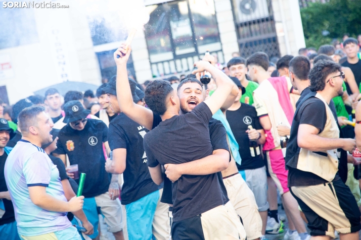 San Leonardo estalla en fiestas con el pregón