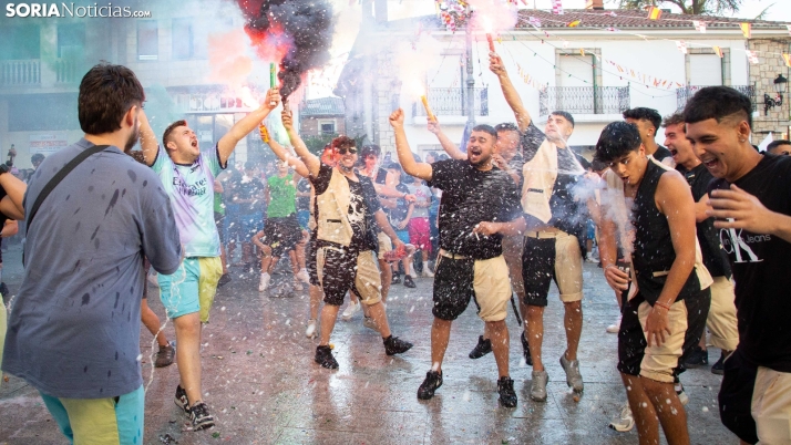 GALERÍA | San Leonardo estalla en fiestas con el pregón y su desfile de carrozas