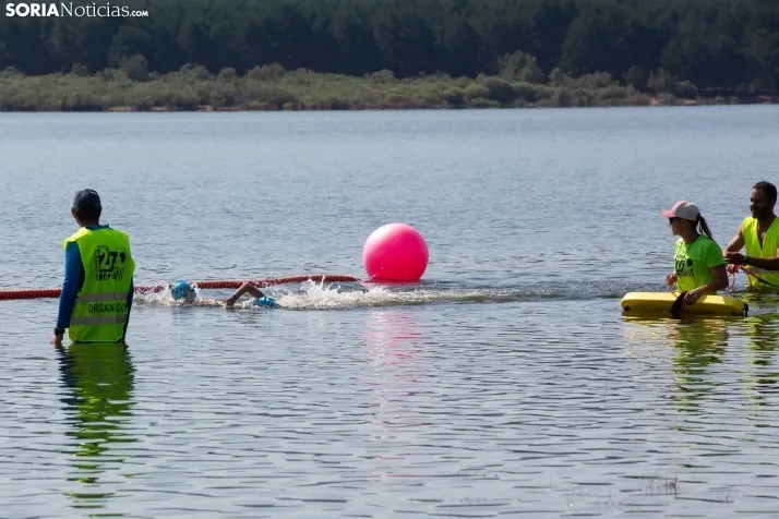 Travesía a nado en el Embalse de la Cuerda