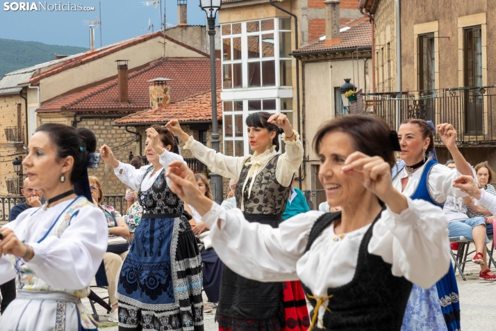 IX Certamen de Folklore de Duruelo de la Sierra./ Viksar Fotografía