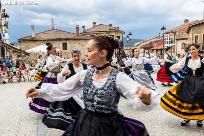 IX Certamen de Folklore de Duruelo de la Sierra./ Viksar Fotografía