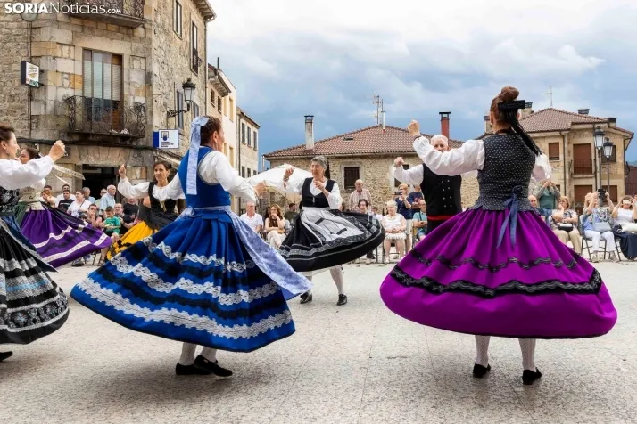 IX Certamen de Folklore de Duruelo de la Sierra./ Viksar Fotografía