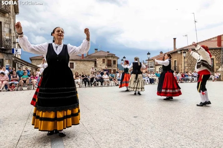 IX Certamen de Folklore de Duruelo de la Sierra./ Viksar Fotografía