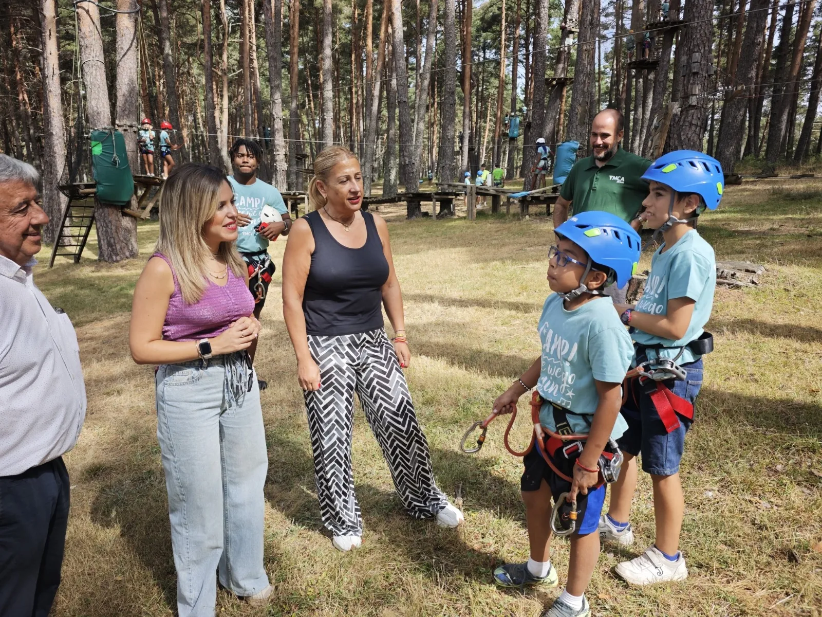 Imagen de la visita oficial al parque del Amogable, en Navaleno. /Jta.