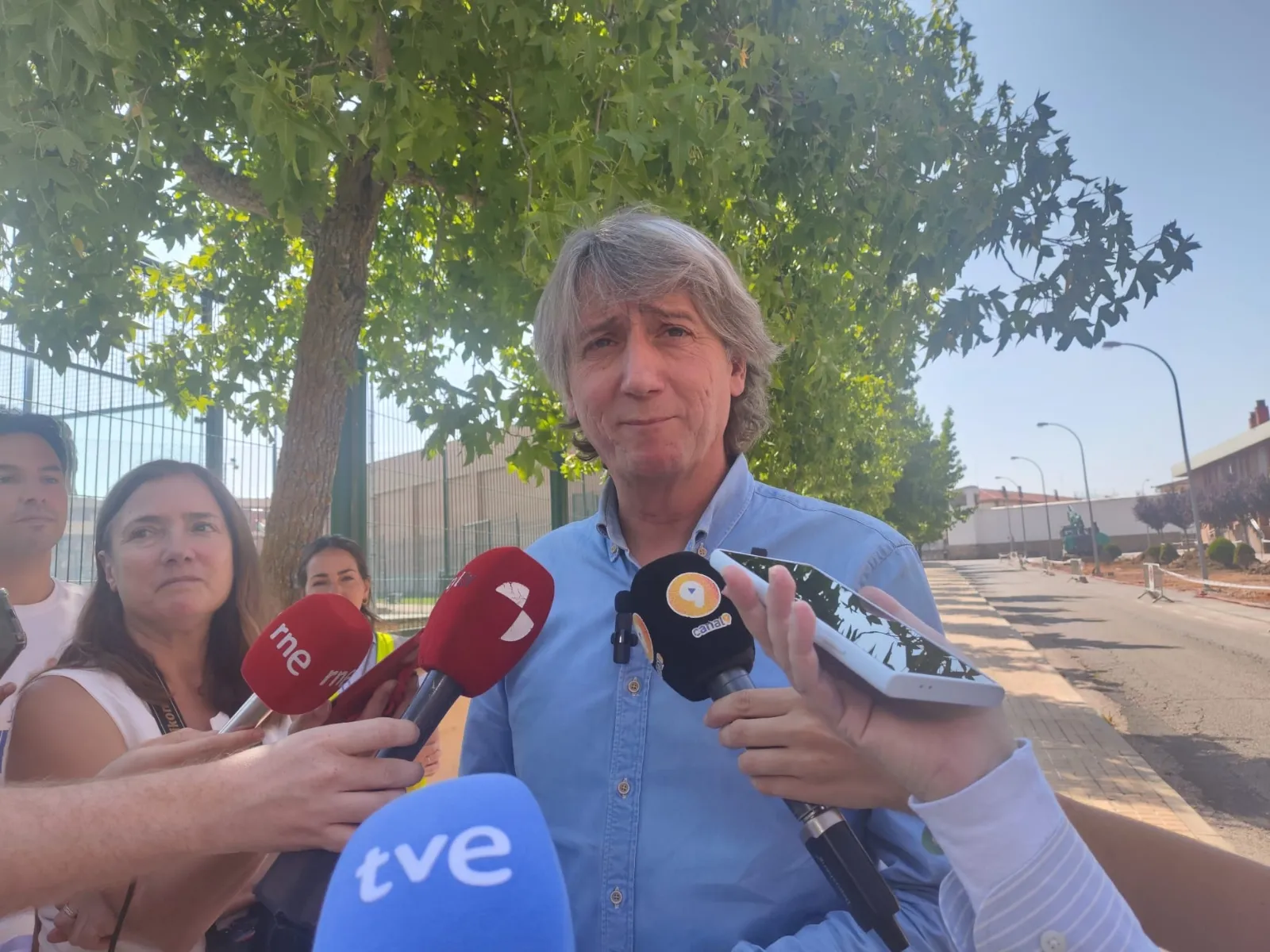 Foto 2 - Los vecinos del Fuente del Rey logran mantener su l&iacute;nea de aparcamientos