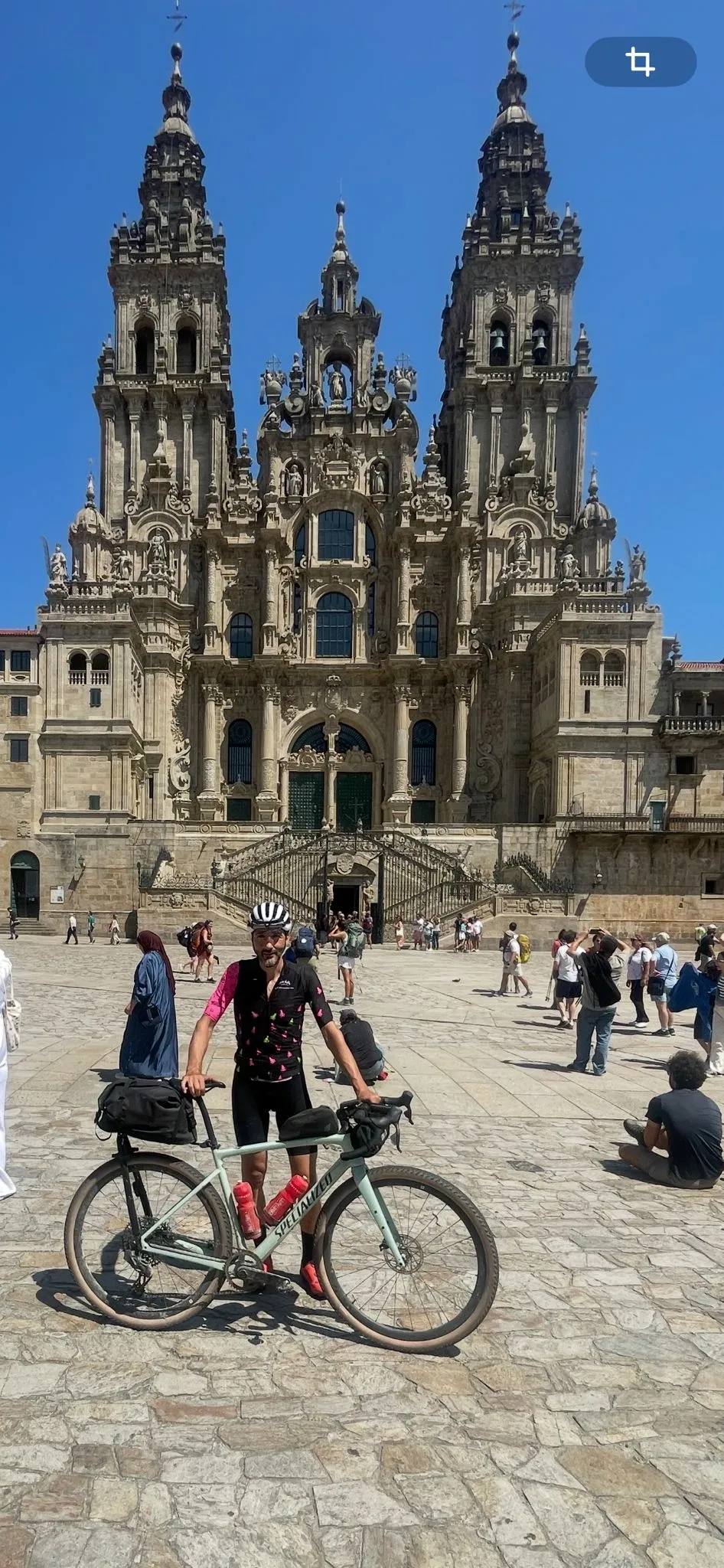 Pinilla a lo largo de su viaje entre Soria y Santiago. Imágenes cedidas por él mismo.