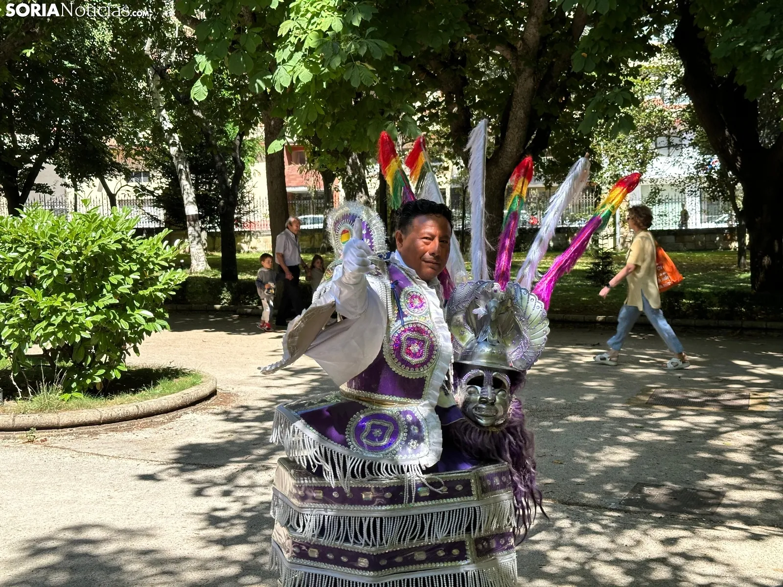 Foto 9 - Galer&iacute;a y cr&oacute;nica: Los colores de Bolivia inundan Soria en honor a la Virgen de Urkupi&ntilde;a