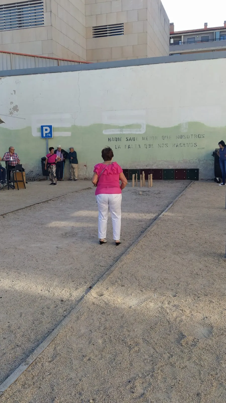 Foto 2 - De la tanguilla a la fiesta de la espuma: Santa B&aacute;rbara une a todas las generaciones