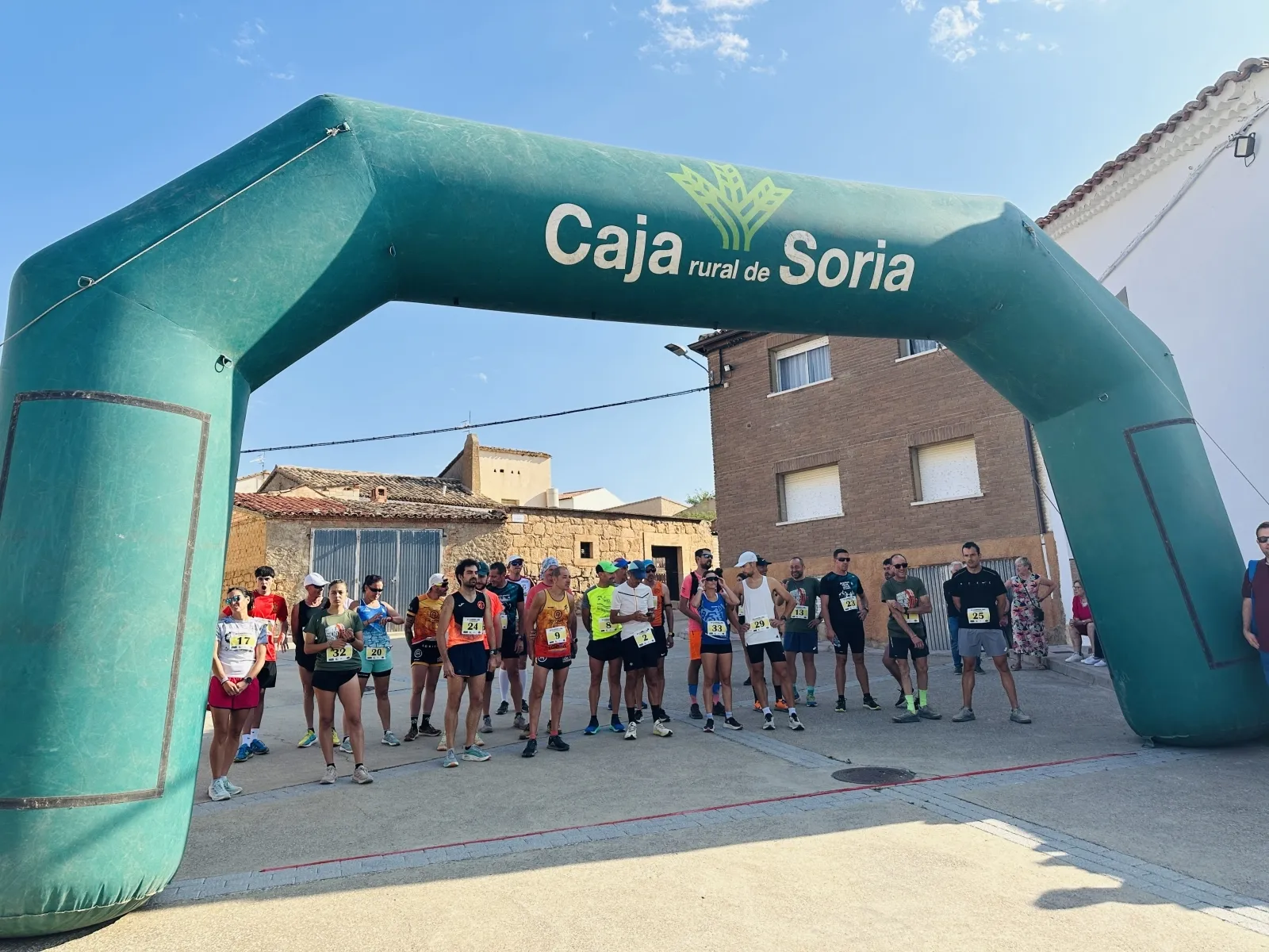 Foto 2 - Correr 14 kil&oacute;metros para llevarte a casa tu altura en torreznos: la original carrera de Ch&eacute;rcoles ya conoce a sus ganadores