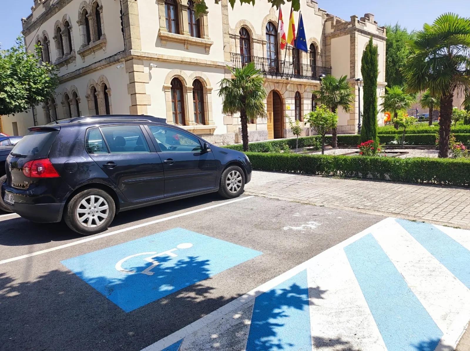 Foto 2 - El Burgo de Osma refuerza su accesibilidad con 25 plazas para movilidad reducida y nuevas se&ntilde;alizaciones