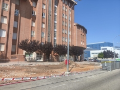 Foto 3 - Los vecinos del Fuente del Rey logran mantener su línea de aparcamientos